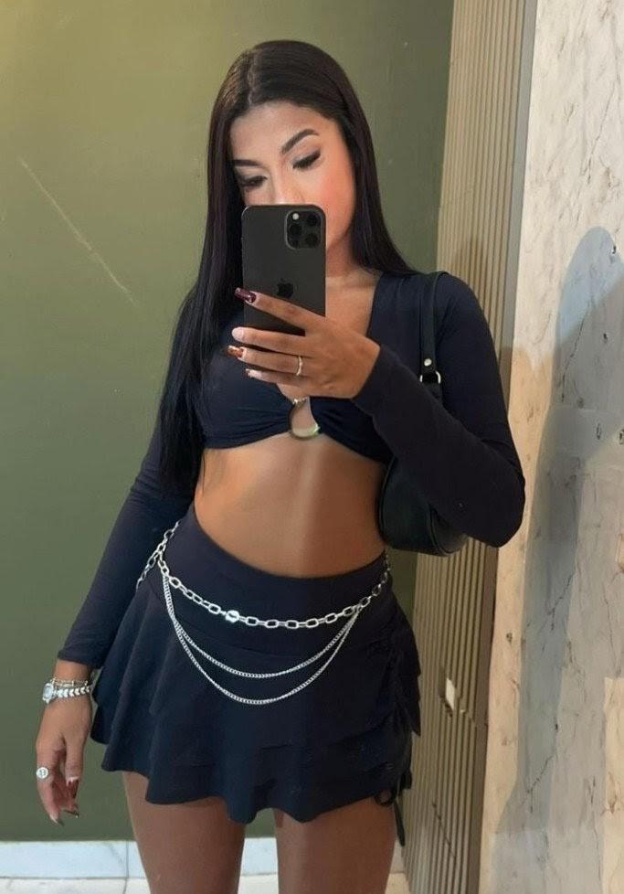 Chica busca chico en Alicante: Chica busca chico