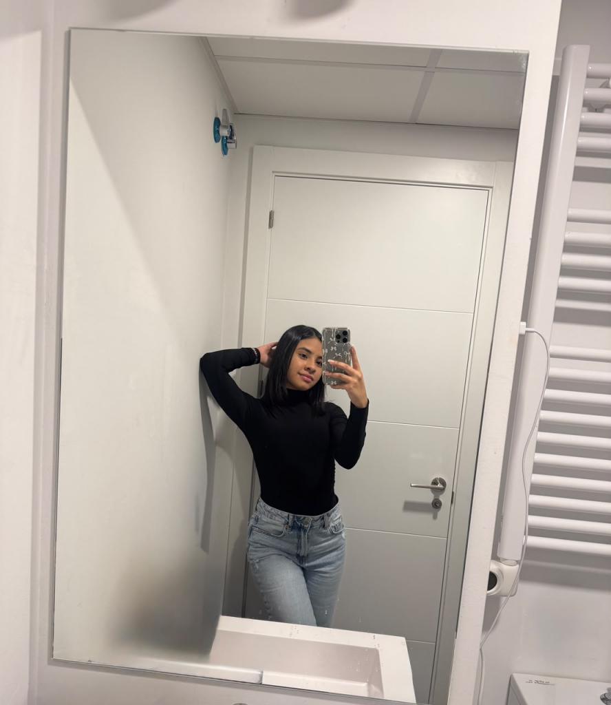 632242578: Chica busca chico en Gerona