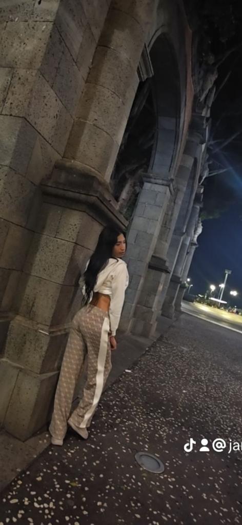 Chica busca chico en Tenerife: 