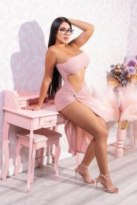 604395233: Chica busca chico en Barcelona