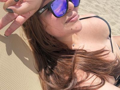 613926137: Chica busca chico en Barcelona