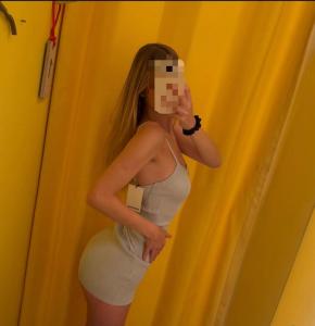 613448436: Chica busca chico en Cádiz