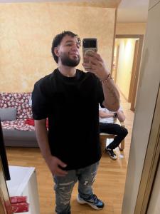 677173509: Chico busca chica en Ibiza