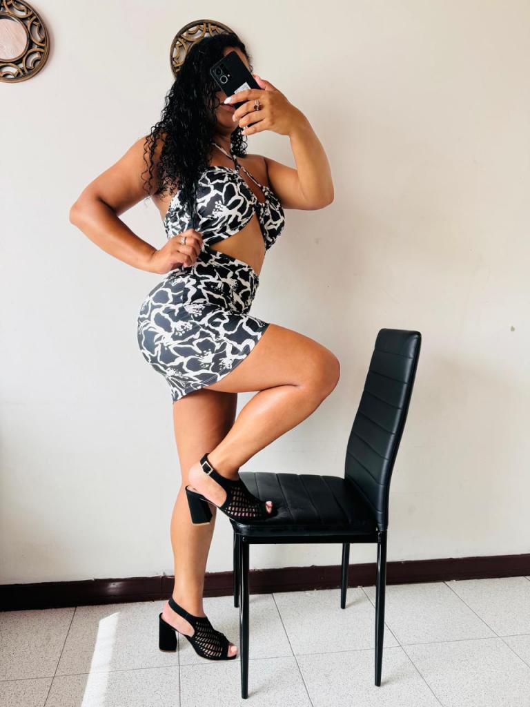 664250284: Chica busca chico en Gerona