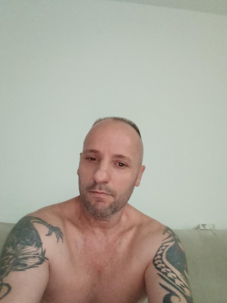 684035666: Chico busca chica en Sevilla