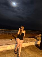 677831062: Chica busca chico en Barcelona