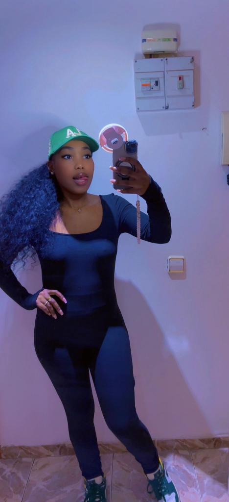 Chica busca chico en Valencia: Chica busca chico