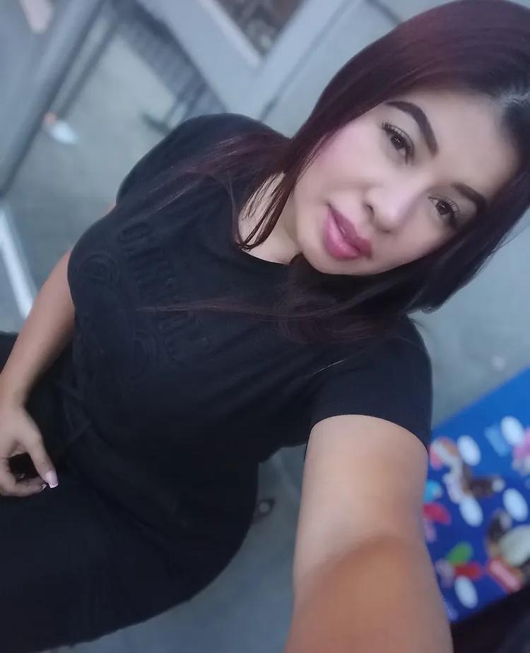 Chica busca chico en Almería: 