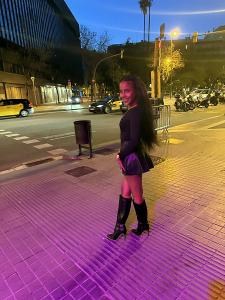 607628178: Chica busca chico en Barcelona