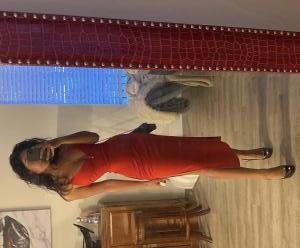 613478459: Chica busca chico en Ibiza