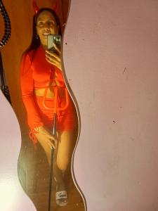 607140153: Chica busca chico en Barcelona