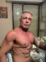 744456349: Chico busca chica en Valencia