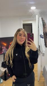 647751623: Chica busca chico en Barcelona