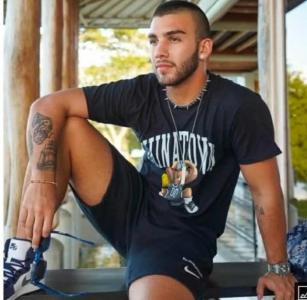 606308500: Chico busca chica en La Coruña