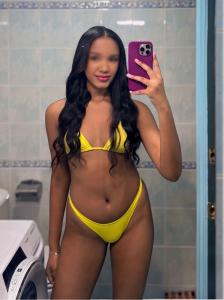 742012037: Chica busca chico en Barcelona