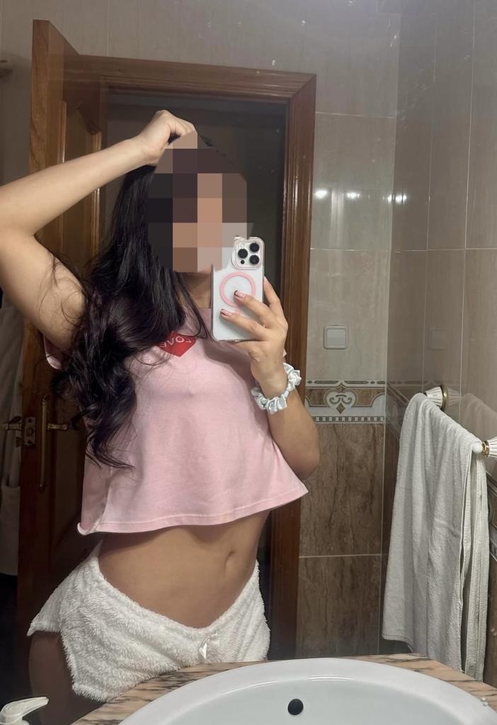 604270470: Chica busca chico en Málaga