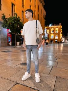 Chico busca chica en Málaga: 