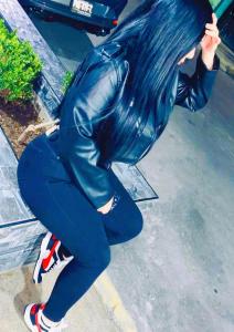 Chica busca chico en Huelva: 