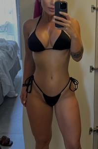 608246361: Chica busca chico en Madrid