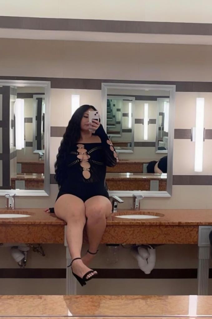 656276505: Chica busca chico en La Coruña