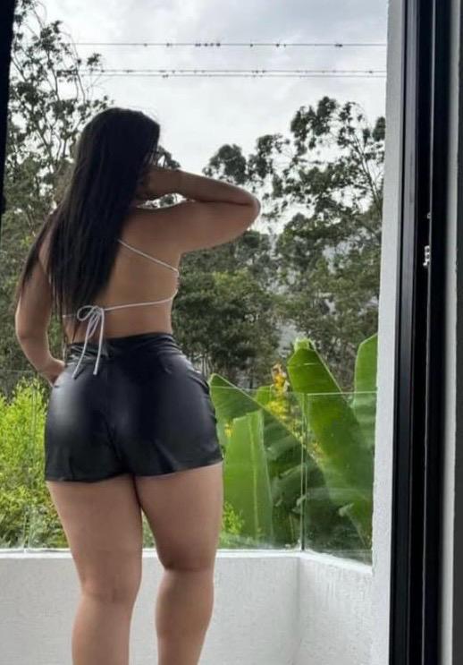 631227933: Chica busca chico en Gerona