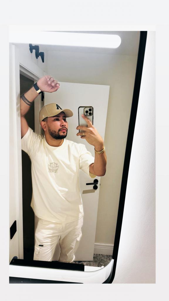 657197034: Chico busca chica en Barcelona