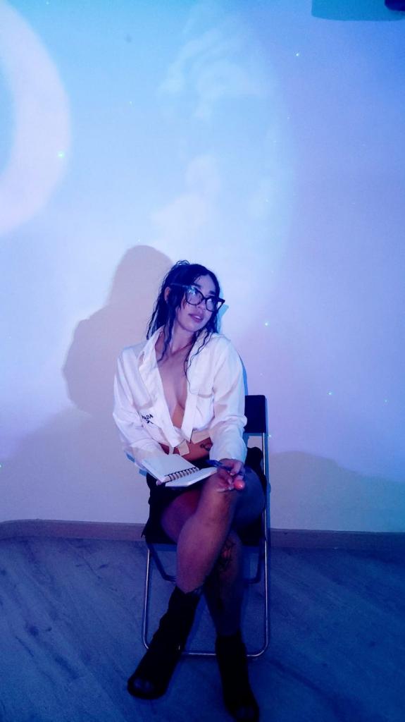 663998212: Chica busca chico en Valencia