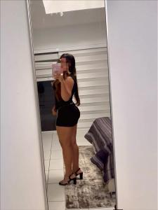 643881305: Chica busca chico en Granada