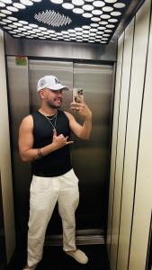 657197034: Chico busca chica en Barcelona