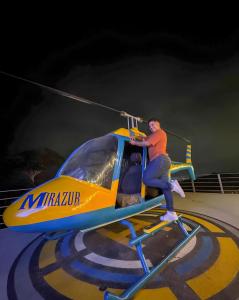 614581617: Chico busca chica en Valencia