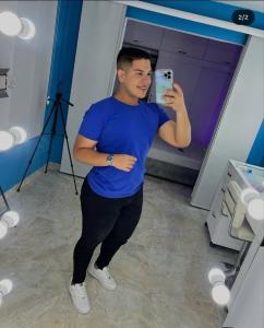 614581617: Chico busca chica en Valencia