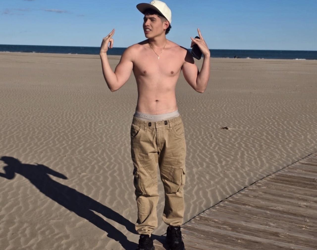 612276125: Chico busca chica en Valencia