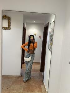 647044665: Chica busca chico en Ibiza