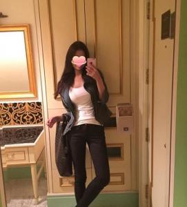 673989577: Chica busca chico en Barcelona