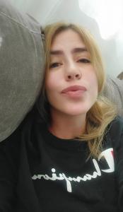 617858039: Chica busca chico en Córdoba