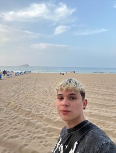 604854296: Chico busca chica en Madrid