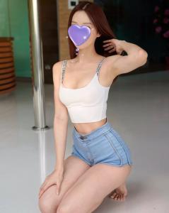 673989577: Chica busca chico en Barcelona