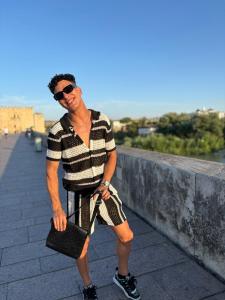 631702017: Chico busca chica en Sevilla