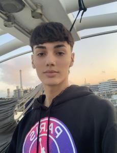 Chico busca chica en Barcelona: 