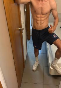 643288809: Chico busca chica en Málaga