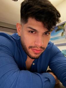 Chico busca chica en Sevilla: 