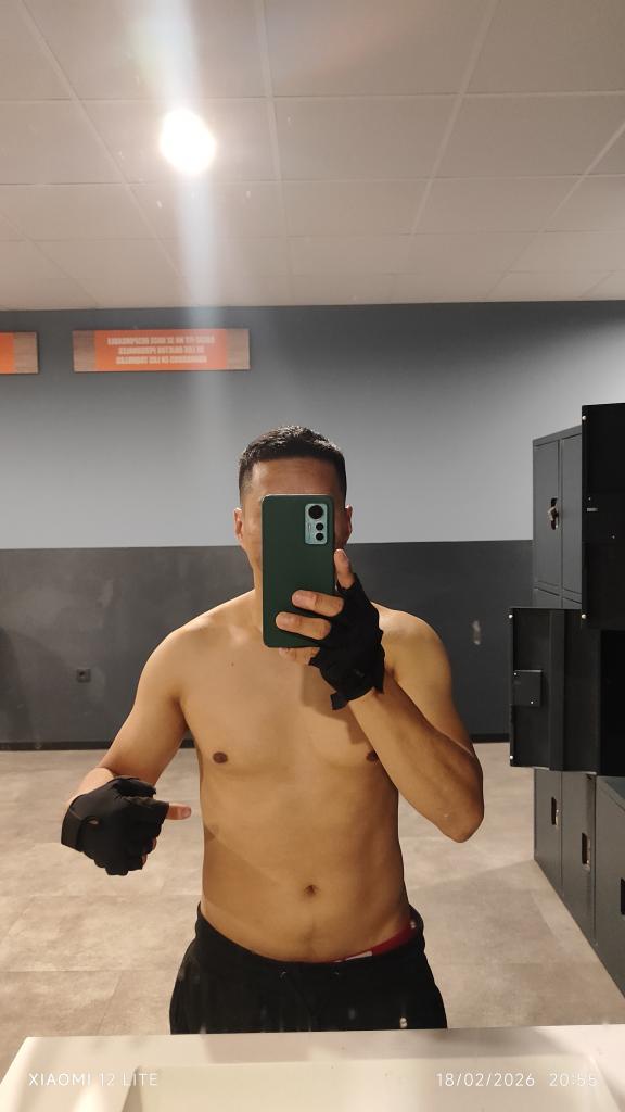 Chico busca chica en Almería: 