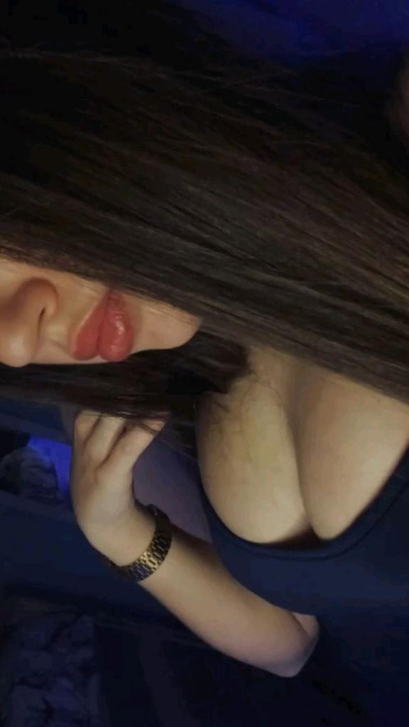 Chica busca chico en Huelva: 