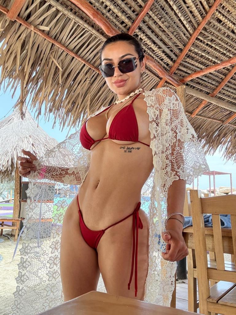 Chica busca chico en Ibiza: 