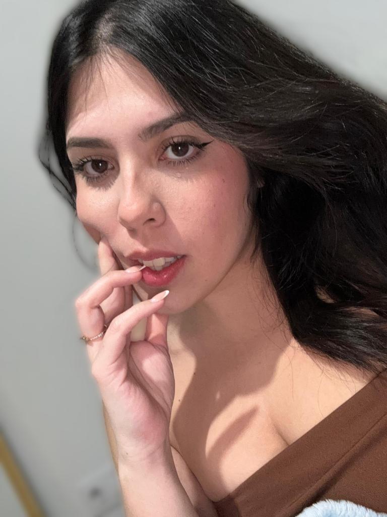 666761296: Chica busca chico en Barcelona