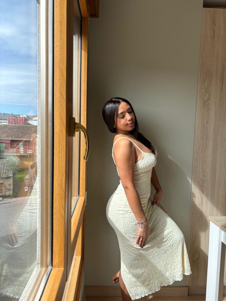 641079140: Chica busca chico en La Coruña