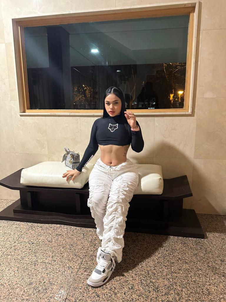 Chica busca chico en Tarragona: Chica busca chico