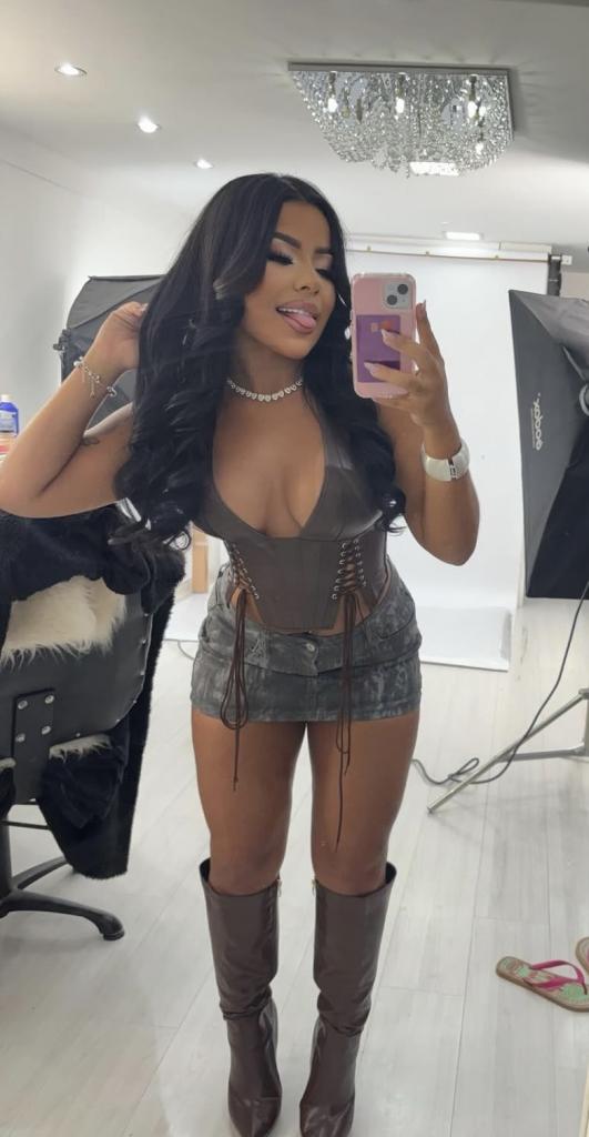 Chica busca chico en Tenerife: 