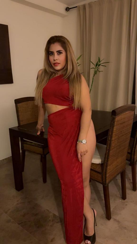 Chica busca chico en Alicante: Chica busca chico