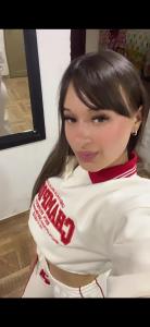 671062408: Chica busca chico en Barcelona